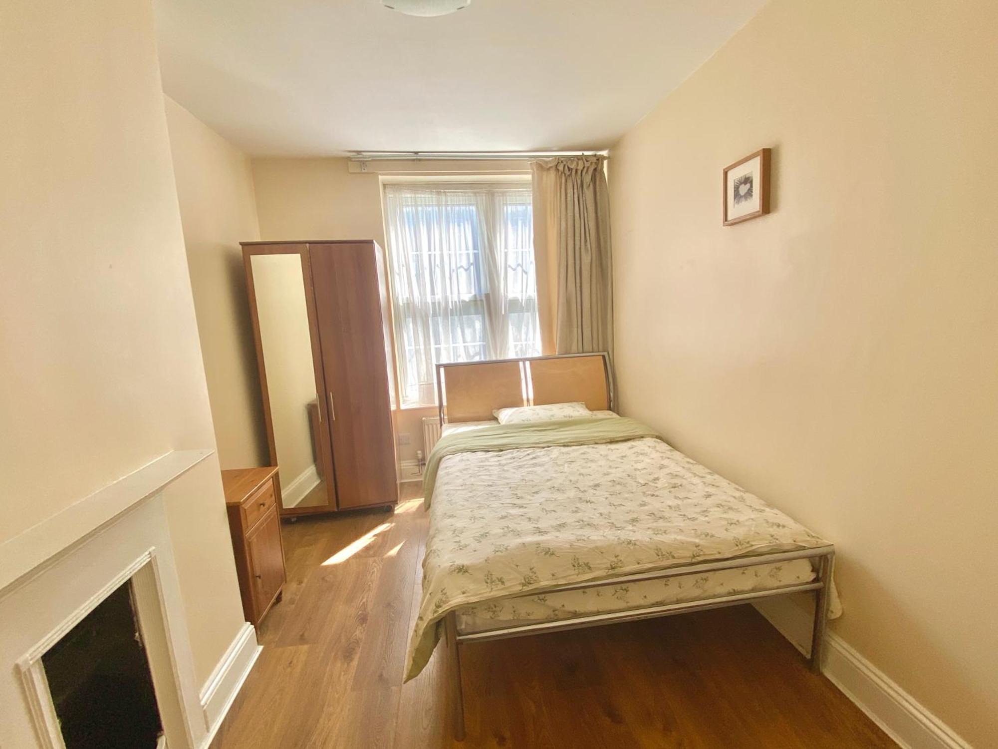 Separate Rooms By The Thames London Luaran gambar